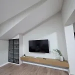 Renovated 2nd Floor Near Center 2 Apartmán Tirana