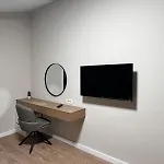 Renovated 2nd Floor Near Center 2