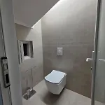 Renovated 2nd Floor Near Center 2 Apartment