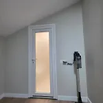 Renovated 2nd Floor Near Center 2