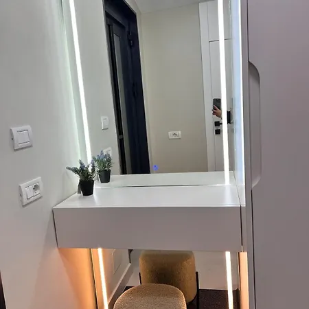 Renovated 2nd Floor Near Center 2 Daire *