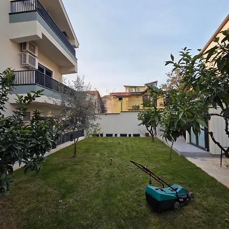Renovated 2nd Floor Near Center 2 * Tiran