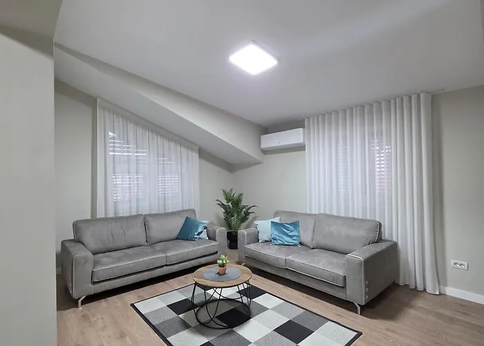 Appartamento Renovated 2Nd Floor Apt Near City Center Villa 2