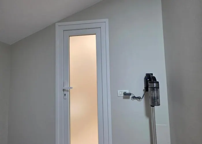 Renovated 2Nd Floor Apt Near City Center Villa 2